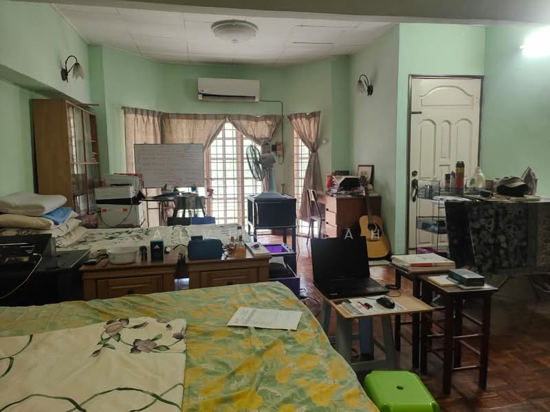 2-storey Terraced House for Sale in Damansara Jaya (Petaling Jaya) - Alvin Seah - Bedroom - PropertyGuru.com.my