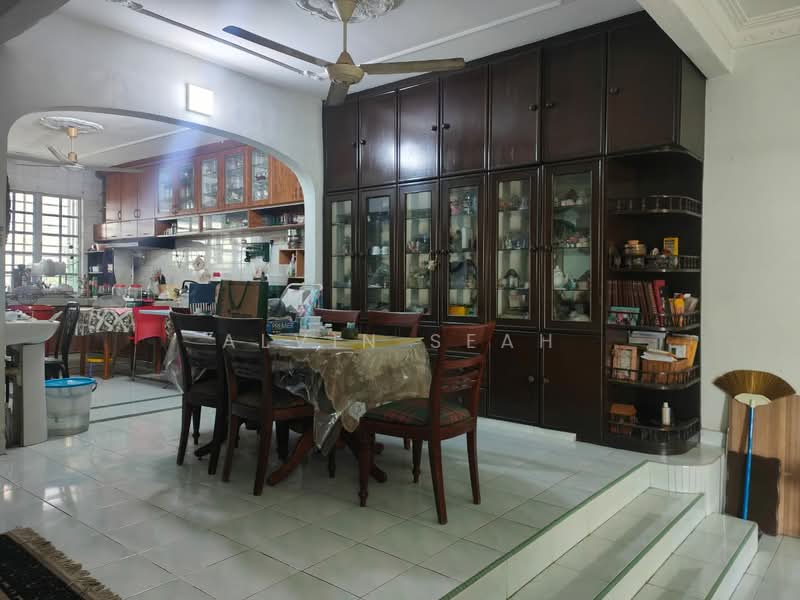 2-storey Terraced House for Sale in Damansara Jaya (Petaling Jaya) - Alvin Seah - Dining Room - PropertyGuru.com.my