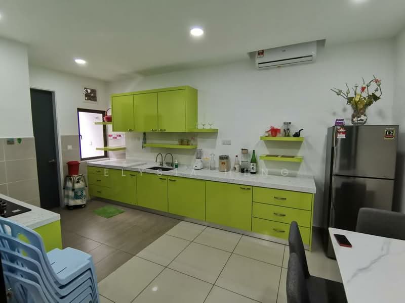 Condominium for Rent at Ayden Townhouse Warisan Puteri - Elysia Heng - Kitchen - PropertyGuru.com.my