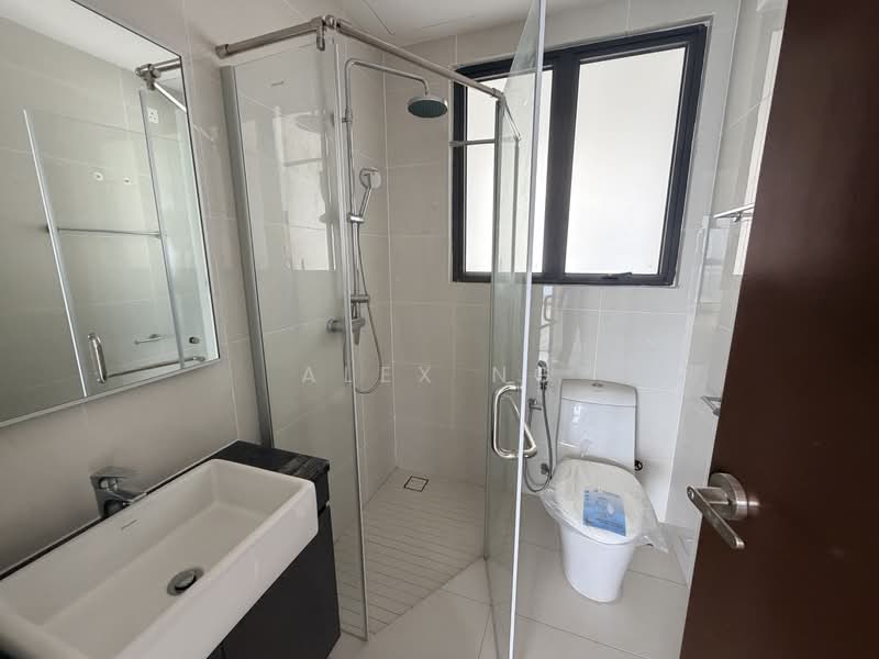Condominium for Sale at Kings Bay @ Country Garden Danga Bay - Alex Ng - Bathroom - PropertyGuru.com.my