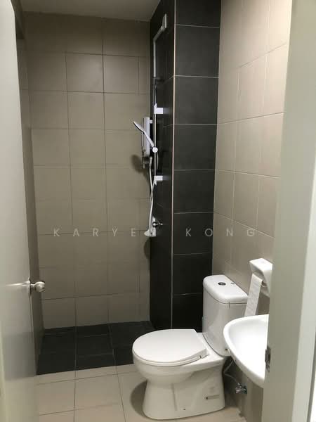 Service Residence for Rent at SkyLake Residence - Karyen Kong - Bathroom - PropertyGuru.com.my