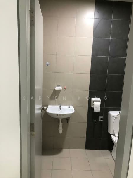 Service Residence for Rent at SkyLake Residence - Karyen Kong - Bathroom - PropertyGuru.com.my