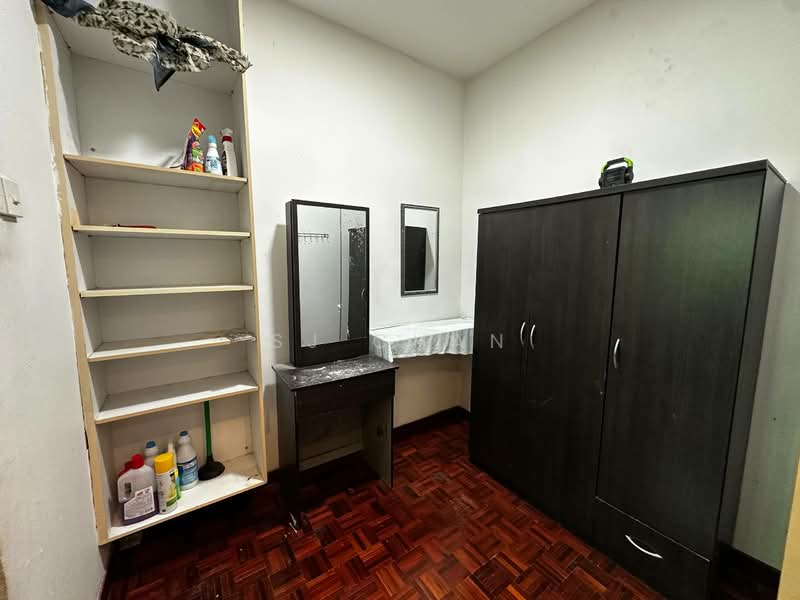 Bandar Putra untuk Untuk Disewa - RM 2,800 /bulan, Mac 2026 - Bedroom - PropertyGuru.com.my