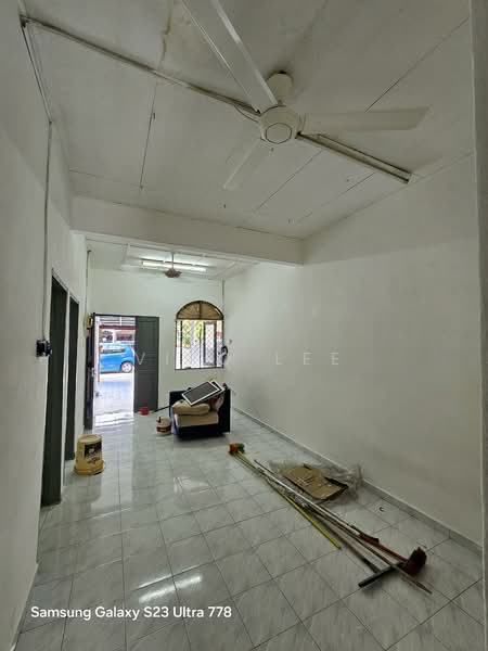 1-storey Terraced House for Rent in Pokok Mangga (Balai Panjang) - Vito Lee - Living Room - PropertyGuru.com.my