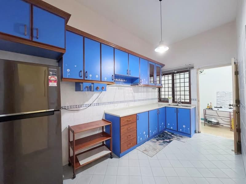 Rumah Teres 2 Tingkat untuk Dijual di Taman Mount Austin (Tebrau) - Amanda Moi - Kitchen - PropertyGuru.com.my