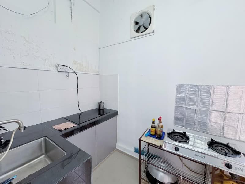 Rumah Teres 2 Tingkat untuk Dijual di Taman Mount Austin (Tebrau) - Amanda Moi - Kitchen - PropertyGuru.com.my