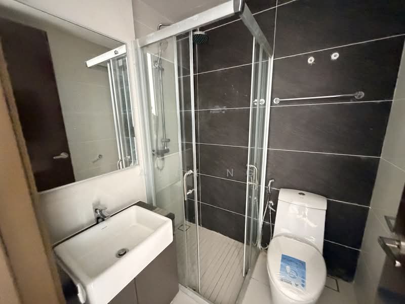 Condominium for Sale at Kings Bay @ Country Garden Danga Bay - Alex Ng - Bathroom - PropertyGuru.com.my