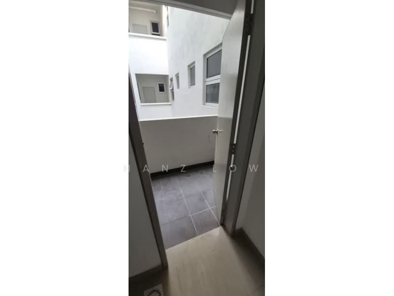 Service Residence for Rent at SkyLake Residence - Hanz Low - Balcony - PropertyGuru.com.my
