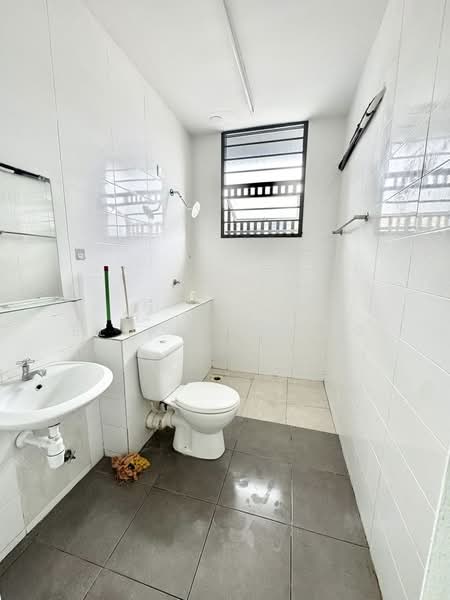 3-storey Terraced House for Rent in Kajang (Selangor) - Eldon Chong - Bathroom - PropertyGuru.com.my