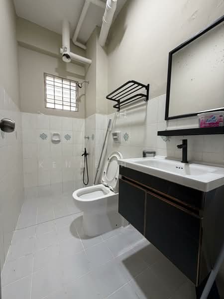 Apartment for Sale at Vista Seri Alam - Kenneth Tan - Bathroom - PropertyGuru.com.my