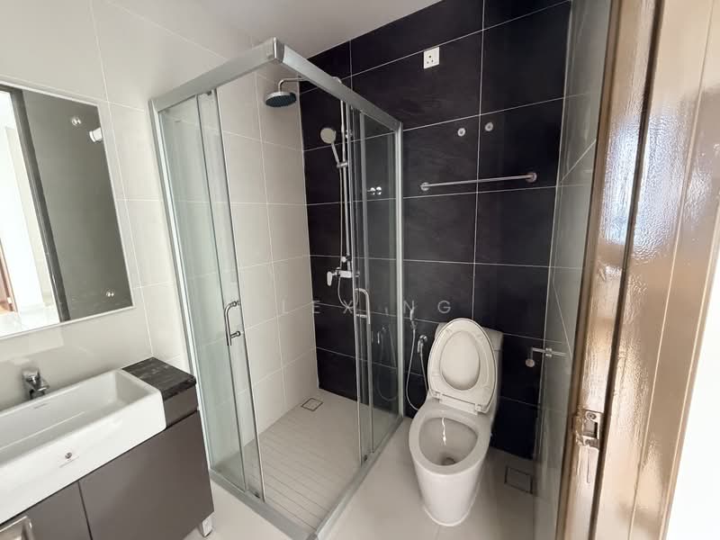 Condominium for Sale at Kings Bay @ Country Garden Danga Bay - Alex Ng - Bathroom - PropertyGuru.com.my