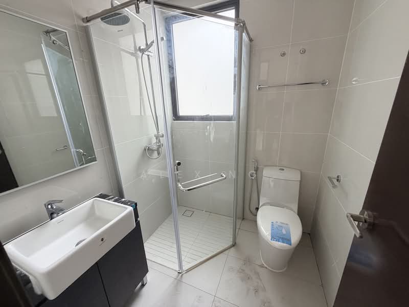Condominium for Sale at Kings Bay @ Country Garden Danga Bay - Alex Ng - Bathroom - PropertyGuru.com.my