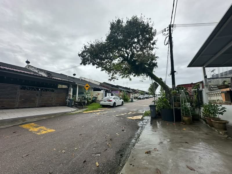 1-storey Terraced House for Sale in Taman Puteri Wangsa (Ulu Tiram) - Zack Chow - Exterior - PropertyGuru.com.my