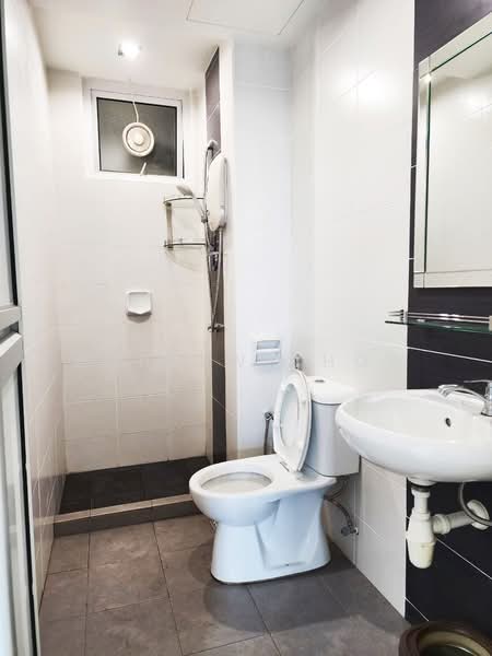 Summer Place untuk Untuk Disewa - RM 2,400 /bulan, Apr 2026 - Bathroom - PropertyGuru.com.my