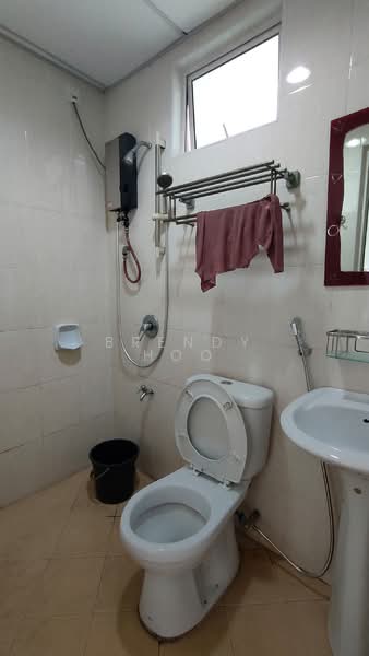 Sri Samudera Apartment (Seaview Residence Suites) untuk Untuk Disewa - RM 2,600 /bulan, Mac 2026 - Bathroom - PropertyGuru.com.my