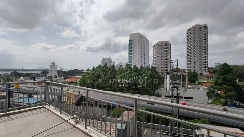 Sri Samudera Apartment (Seaview Residence Suites) untuk Untuk Disewa - RM 2,600 /bulan, Mac 2026 - Balcony - PropertyGuru.com.my