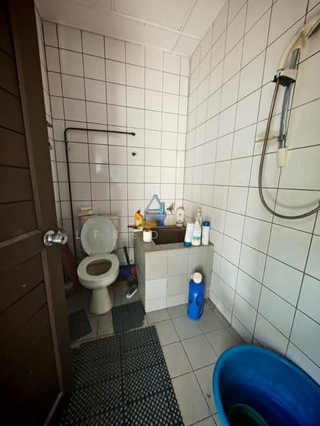 Semi-Detached House for Sale in Stampin (Kuching) - Alfred Chua - Bathroom - PropertyGuru.com.my