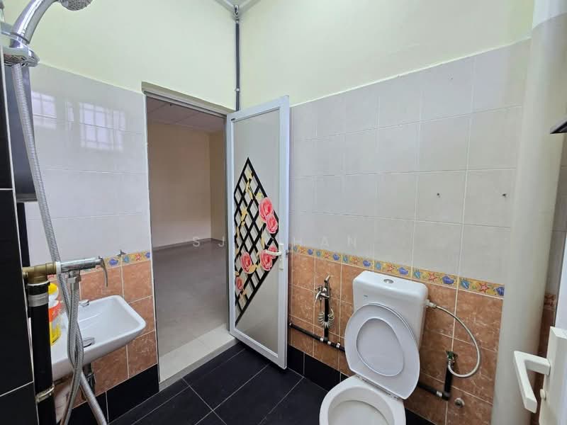 Permas Jaya untuk Untuk Disewa - RM 2,500 /bulan, Apr 2026 - Bathroom - PropertyGuru.com.my