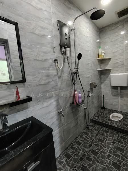 1-storey Terraced House for Sale in Skudai (Johor) - Aries Lam - Bathroom - PropertyGuru.com.my