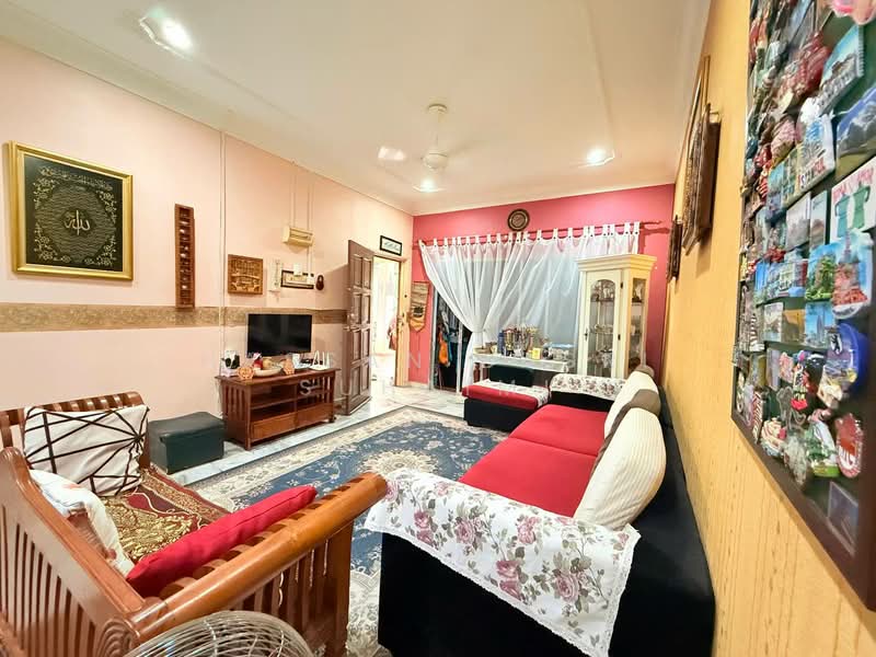 Semi-Detached House for Sale in Taman Bukit Margosa (Ampangan) - Hassan Basri Suhaimi - Living Room - PropertyGuru.com.my