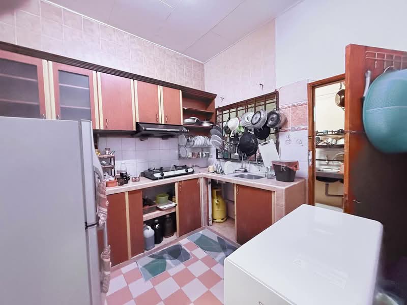Semi-Detached House for Sale in Taman Bukit Margosa (Ampangan) - Hassan Basri Suhaimi - Kitchen - PropertyGuru.com.my