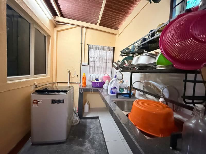 Semi-Detached House for Sale in Taman Bukit Margosa (Ampangan) - Hassan Basri Suhaimi - Kitchen - PropertyGuru.com.my