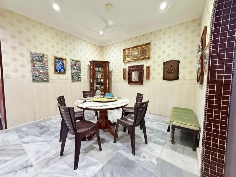 Semi-Detached House for Sale in Taman Bukit Margosa (Ampangan) - Hassan Basri Suhaimi - Dining Room - PropertyGuru.com.my