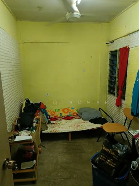 Apartment for Rent at Taman Petaling Utama Flat - Haziq Bohari - Bedroom - PropertyGuru.com.my