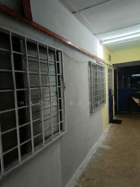 Apartment for Rent at Taman Petaling Utama Flat - Haziq Bohari - Exterior - PropertyGuru.com.my