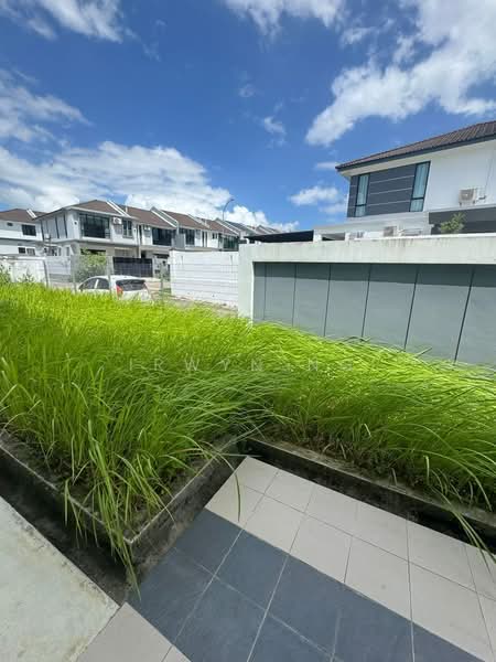 Taman Austin Duta ( End lot ) untuk Untuk Disewa - RM 2,500 /bulan, Mac 2026 - Exterior - PropertyGuru.com.my