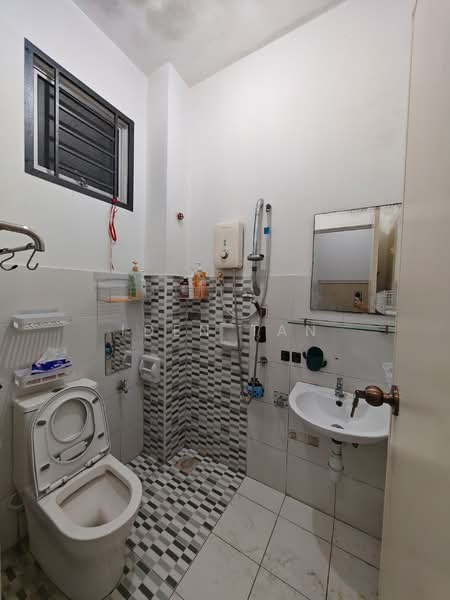 1-storey Terraced House for Sale in Setia Eco Gardens (Gelang Patah) - Iden Tan - Bathroom - PropertyGuru.com.my