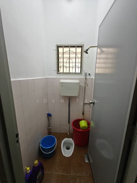 2-storey Terraced House for Sale in Taman Johor Jaya (Johor Bahru) - Iden Tan - Bathroom - PropertyGuru.com.my