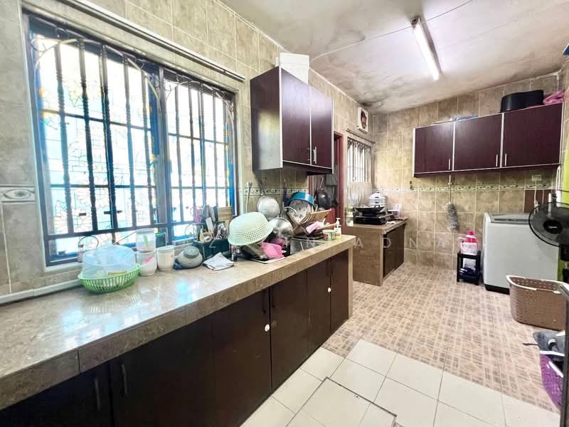 2-storey Terraced House for Sale in Taman Seri Mewah (Kajang) - Nor Azdlin Adnan - Kitchen - PropertyGuru.com.my
