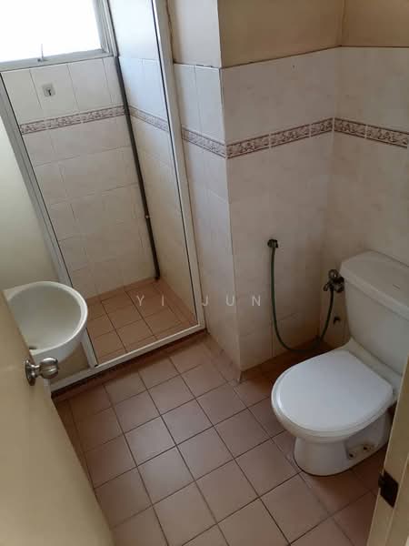 Apartment for Sale at Pangsapuri Saraka - Yi Jun - Bathroom - PropertyGuru.com.my