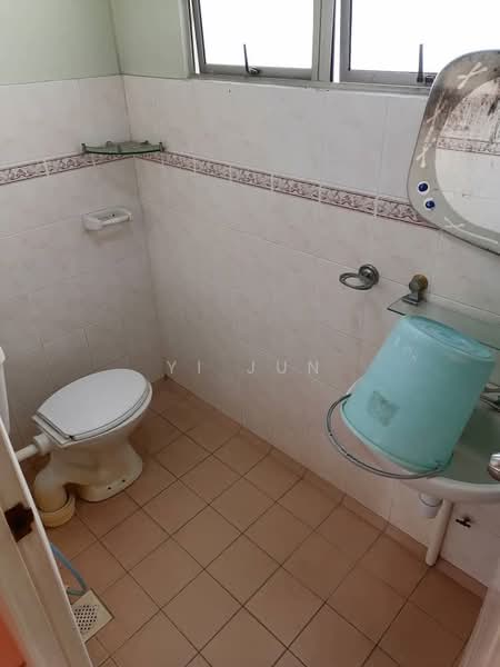 Apartment for Sale at Pangsapuri Saraka - Yi Jun - Bathroom - PropertyGuru.com.my