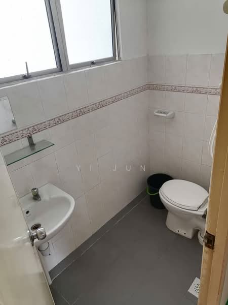 Apartment for Sale at Pangsapuri Saraka - Yi Jun - Bathroom - PropertyGuru.com.my