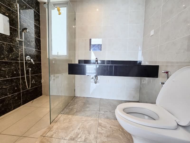 Condominium for Rent at Paradiso Nuova (Merak Kayangan) - APRILIA CHAYADI - Bathroom - PropertyGuru.com.my