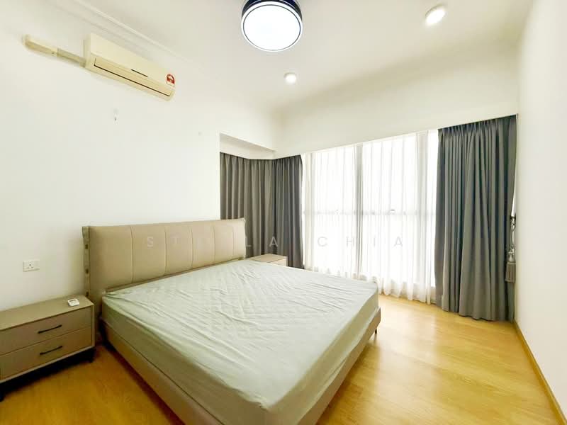 Condominium for Rent at Royal Strand @ Country Garden Danga Bay - Stella Chia - Bedroom - PropertyGuru.com.my