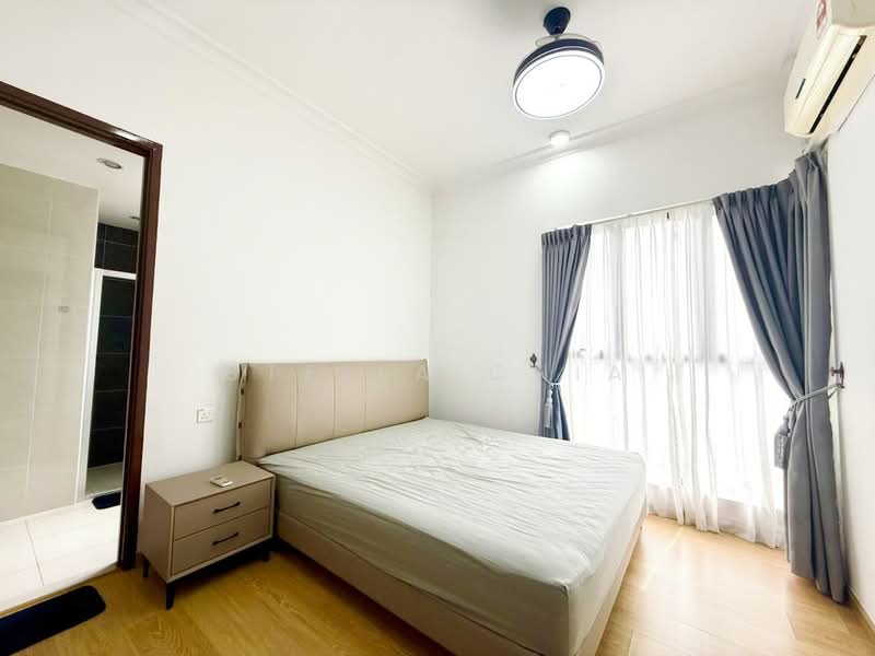 Condominium for Rent at Royal Strand @ Country Garden Danga Bay - Stella Chia - Bedroom - PropertyGuru.com.my