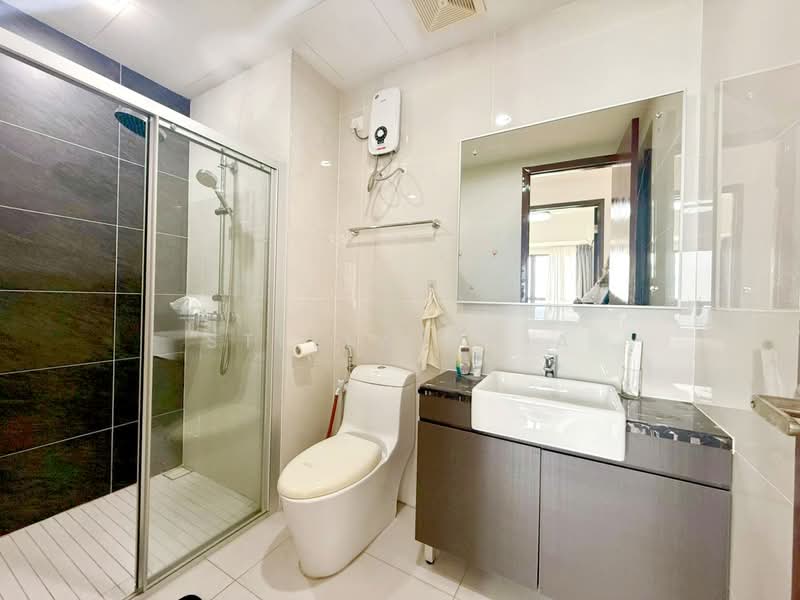 Condominium for Rent at Royal Strand @ Country Garden Danga Bay - Stella Chia - Bathroom - PropertyGuru.com.my