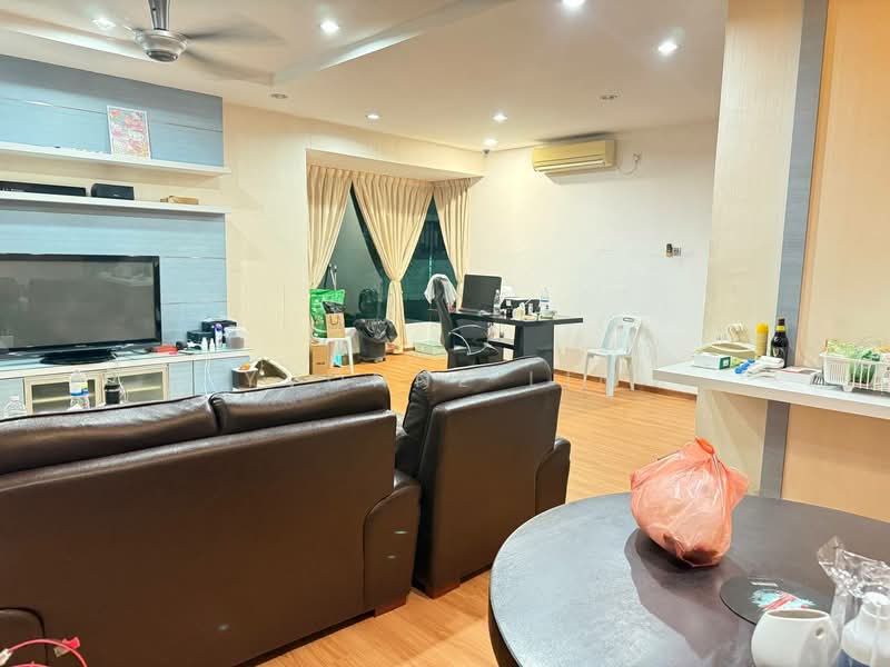 Cluster House for Sale in Taman Austin Heights (Tebrau) - Yvonne Lim - Living Room - PropertyGuru.com.my