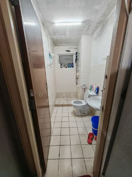 Condominium for Sale at Perdana View - Nor Azhar Azlan - Bathroom - PropertyGuru.com.my