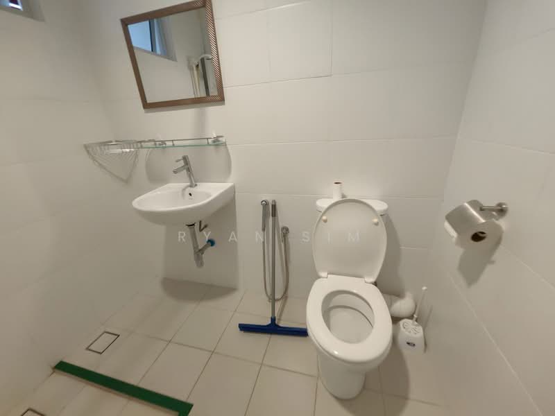 Surin Condominium untuk Untuk Disewa - RM 2,200 /bulan, Apr 2026 - Bathroom - PropertyGuru.com.my