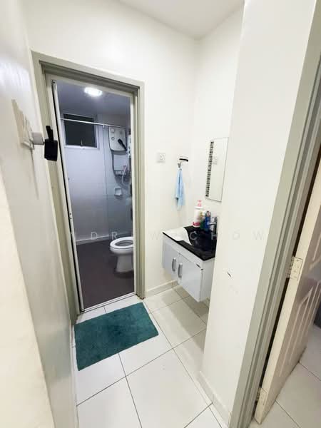 Condominium for Rent at The Golden Triangle Condominium - Andrew Chow - Bathroom - PropertyGuru.com.my