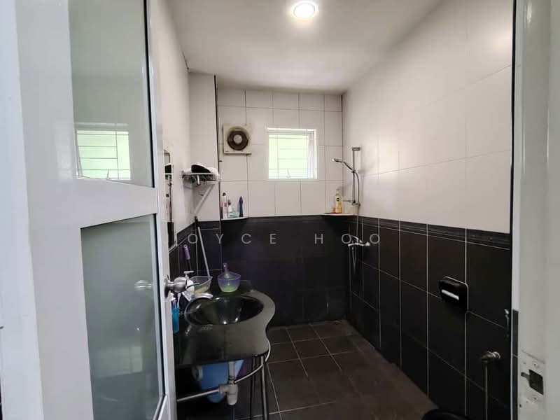 2-storey Terraced House for Rent in Bandar Puteri Puchong (Puchong) - Joyce Hoo - Bathroom - PropertyGuru.com.my