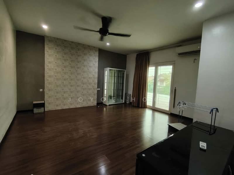 2-storey Terraced House for Rent in Bandar Puteri Puchong (Puchong) - Joyce Hoo - Living Room - PropertyGuru.com.my