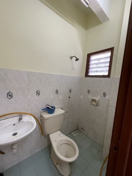 1.5-storey Terraced House for Sale in Kapar (Selangor) - Hao Kai Khaw - Bathroom - PropertyGuru.com.my