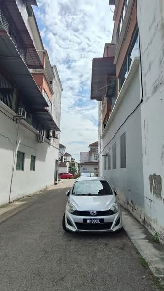 Shop for Sale in Johor Bahru (Johor) - Kayden Voon - Exterior - PropertyGuru.com.my