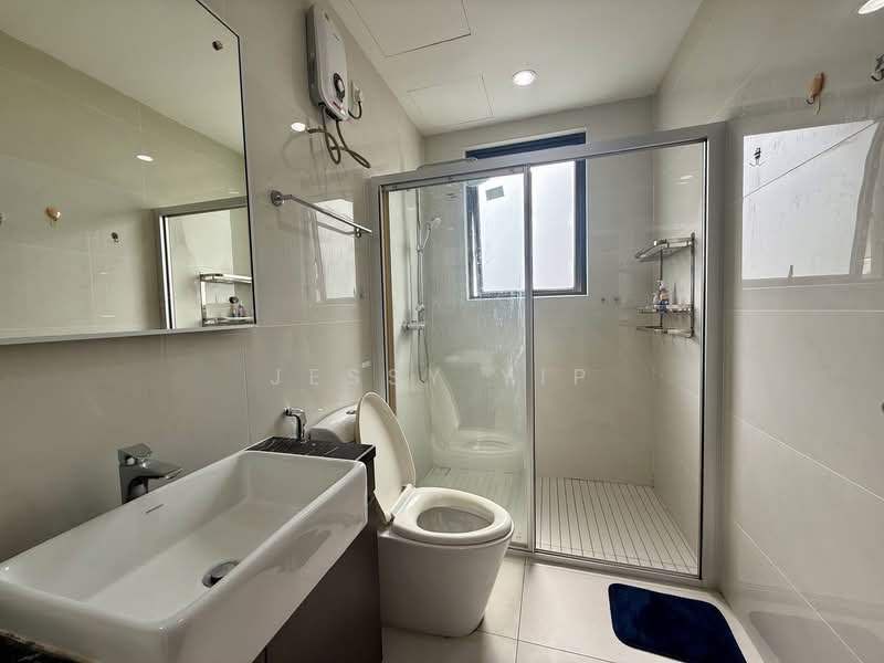 Condominium for Rent at Royal Strand @ Country Garden Danga Bay - Jessy Yip - Bathroom - PropertyGuru.com.my