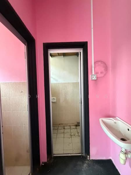 Shop for Rent in Taman Nusa Bestari 2 (Iskandar Puteri (Nusajaya)) - Loh Lee Peng - Bathroom - PropertyGuru.com.my
